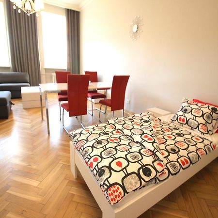 Appartamento Happyestate Ul Rynek Old Town Breslavia Esterno foto